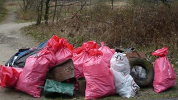 Na Kráľovej hore vyzbierali takmer tonu odpadu