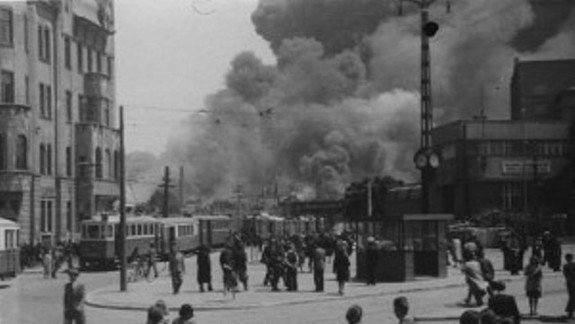 Pred 75 rokmi USA bombardovali Bratislavu a Slovensko tak spoznalo po prvý raz hrôzy leteckej vojny