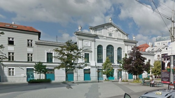 FOTO: Pozrite si unikátne fotografie Starej tržnice, ktorá slúži Bratislavčanom už od roku 1910!