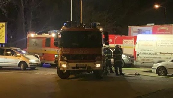 V Dúbravke na zimnom štadióne vypukol požiar