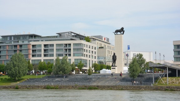 Vďaka projektu Dunajbus by sa malo po rieke prepraviť každoročne 1,2 milióna pasažierov