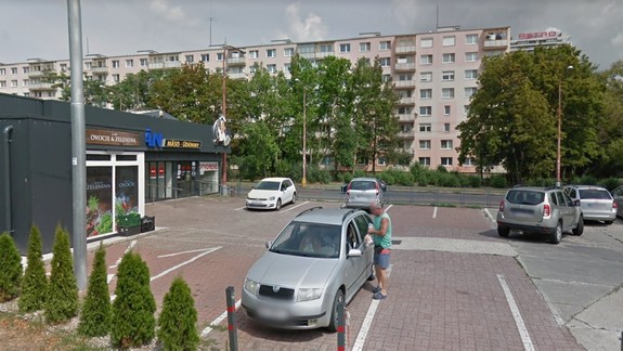 Pred mäsiarstvom rad, vo vnútri nikto. Nenastal už čas zrušiť vyhradené hodiny pre seniorov?