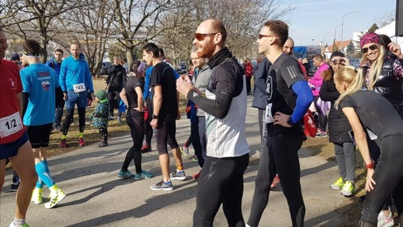V Dúbravke sa koná valentínska bežecká štafeta i súťaž v chôdzi