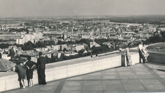 Výhľad zo Slavína spred 50 rokov: Koľko výškových budov uvidíte z rovnakého miesta dnes?