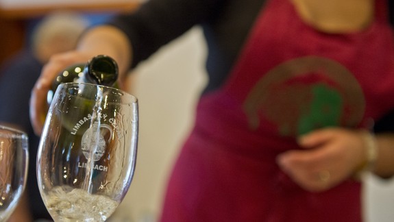 Na Malokarpatskej vínnej ceste otvoria v piatok popoludní 121 pivníc