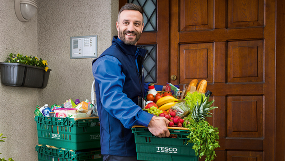 Tesco zlepšuje službu online nákupov, tovar prinesú už v deň objednávky