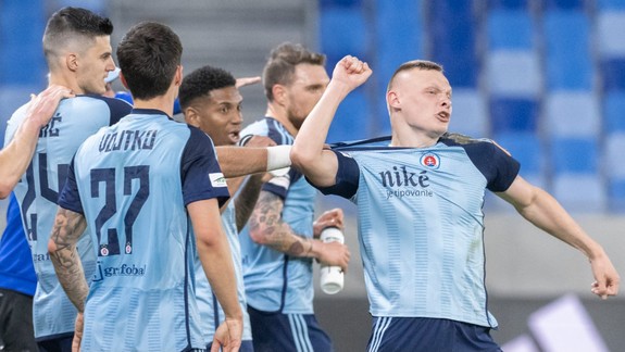 Futbal: Slovan zdolal Podbrezovú 2:1 v skupine o titul