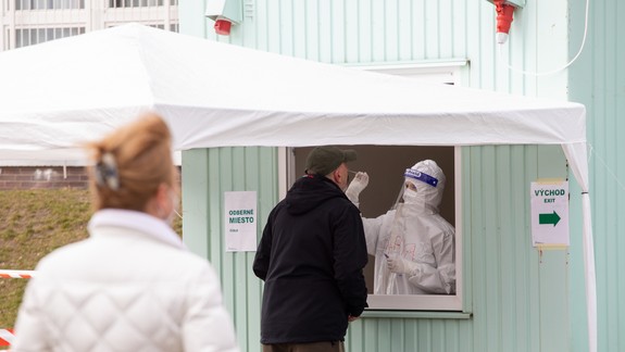 Koronavírus: Na Slovensku potvrdili prostredníctvom PCR testov 11.000 prípadov nákazy, obetí je 31
