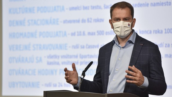 Premiér Matovič: "Zakázané budú všetky hromadné podujatia, kým krivke nárastu nezlomíme väzy..."