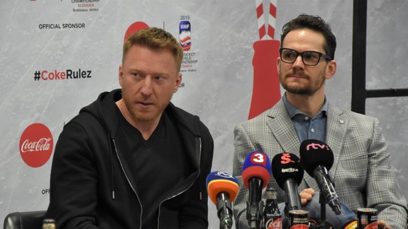 Na Zimnom štadióne odhalili trofej, ktorú dvihne majster sveta v hokeji nad hlavu