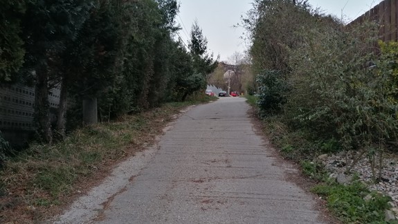 FOTO: Mladý Kičura vlastní aj pozemok s chatkou v Devíne. Boli sme sa tam pozrieť