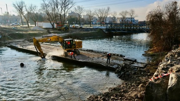 Ako pokračujú práce na vrakunskom moste na Hradskej? Čoskoro tu vznikne "ostrovček "