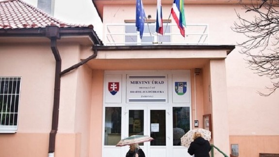 Dúbravskí seniori budú debatovať s lekárom aj si kontrolovať zrak