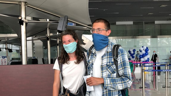 FOTO a VIDEO Bratislavské letisko sa opäť začína rozlietavať: Dnes odleteli prví pasažieri do bulharskej Sofie