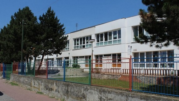 Škola v Rusovciach prichádza s novinkou. Spoločné stolovanie počas veľkých prestávok