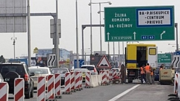 Doprava na Prístavnom moste bude do nedele obmedzená