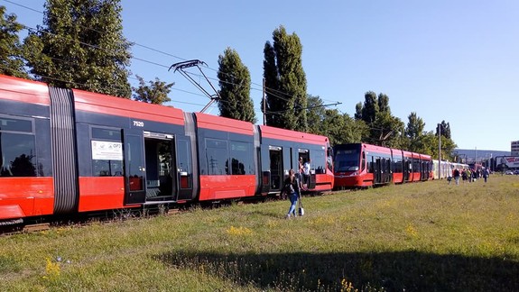 FOTO: Prečo dnes ráno nechodili električky do Rače?