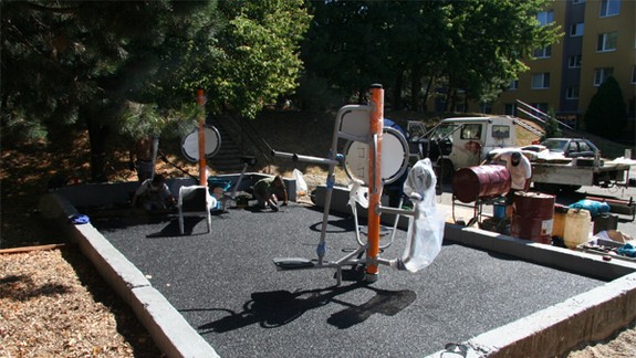 V Rači vo veľkom opravujú detské ihriská