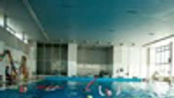 Na Majerníkovej otvorili bazén pre verejnosť