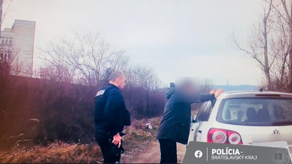 Mal zadržaný vodičák a sadol si za volant nadrogovaný: Policajti zadržali ďalšieho nebezpečného vodiča