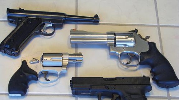 Čech na internete písal o útoku na bratislavskú školu: Malo ísť o žart