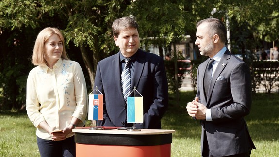 Solidaritu obyvateľov Starého Mesta s Ukrajinou pripomínajú novovysadené stromy