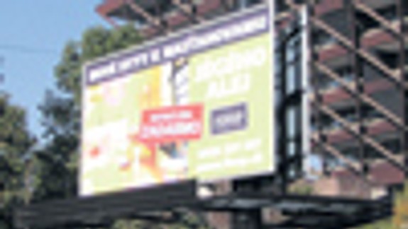 Čierna stavba na Mýtnej zostáva na svojom mieste