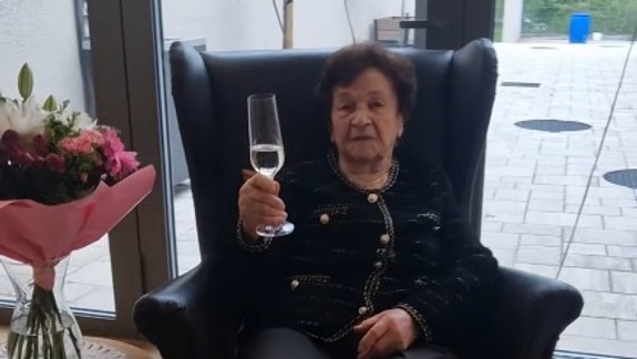 Neuveriteľné: Pani Edita z Karlovej Vsi oslávila 100. narodeniny, rada si zájde na nákup, miluje cestoviny