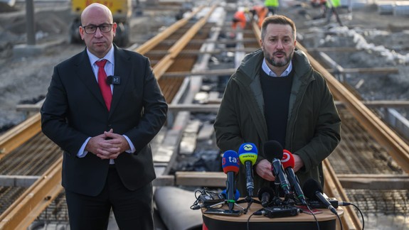 Električková trať v Petržalke: Do Vianoc by po nej mohla prejsť skúšobná električka