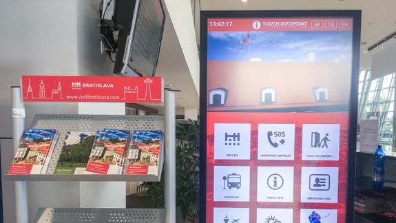 VIDEO V role hokejového fanúšika: Je letisko pripravené na nápor turistov? Vyskúšali sme