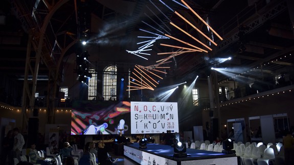 Noc výskumníkov predstavila laserovú harfu i energiu z plazmy