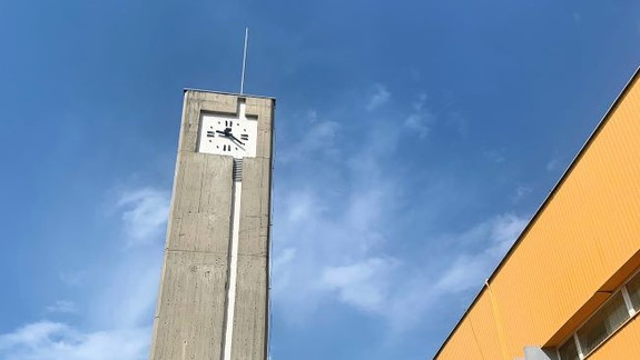 Dobré správy: Vežové hodiny v Ovsišti opäť ukazujú čas!