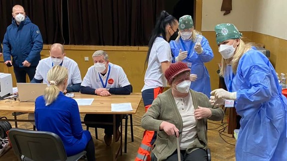 V sobotu sa rozbehla kampaň na podporu očkovania Darujme si Vianoce - kto všetko sa do nej zapojil?