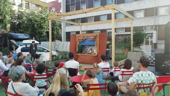 VIDEO: Komenského námestie naozaj ožilo, rozprávky strieda tanec