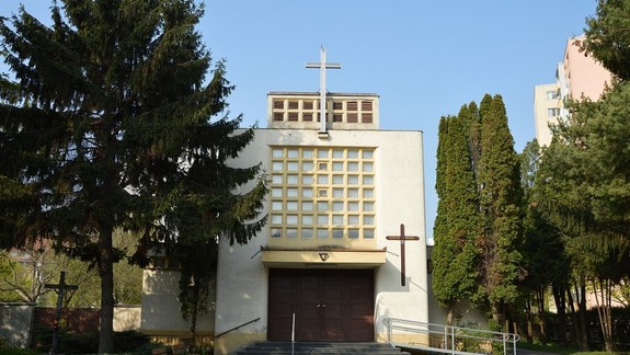 FOTO: Aj na území Petržalky je niekoľko Národných kultúrnych pamiatok - v akom sú stave  a čo v nich je?