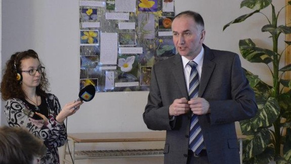 Gymnazisti z Bilíkovej sa ministra pýtali na Gorilu