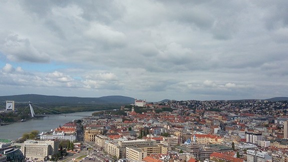 Boli sme na streche najvyššej budovy na Slovensku. Mohli by ste spadnúť?