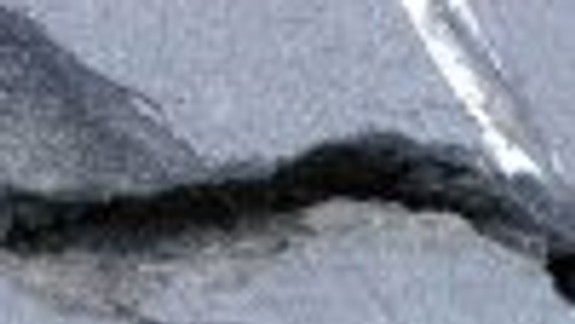 Pri Mraziarenskej ulici sa prepadla cesta