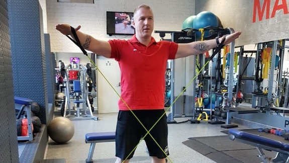 Pekne vypracované ramená skrášľujú siluetu celého tela.  Venujme im preto pri cvičení dostatočnú pozornosť.