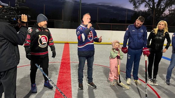 Vo Vajnoroch otvorili hokejbalové ihrisko