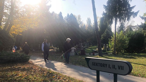 Na cintoríne Vrakuňa spúšťajú separovanie odpadu, pribudnú aj kompostéry na biologicky rozložiteľný odpad