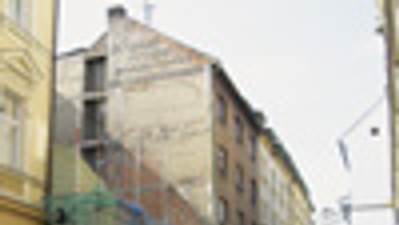 Dom na Nedbalovej rozoberú a postavia