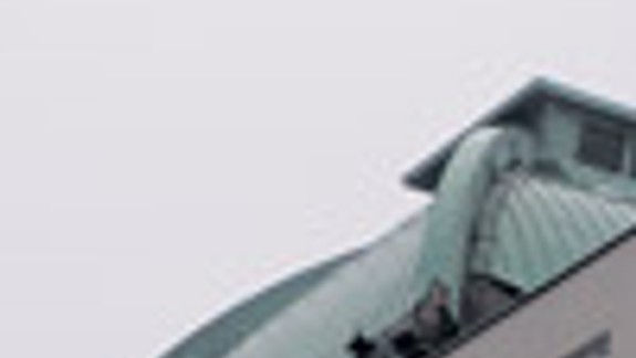 Zo strechy pivovaru mizne medená krytina