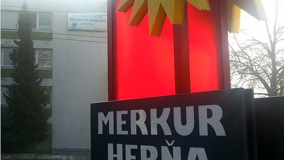 Magistrát povolil herňu pri centre, kde liečia závislosť od hry