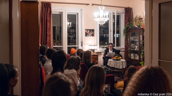 Tip na víkend: Fenomén bytových kultúrnych podujatí pripomína bytový festival Cez prah