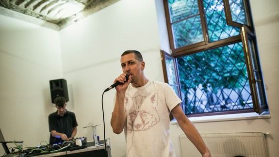 Raper Vec pomáhal chudobným v Sudáne:  Nezvládol ten tlak!