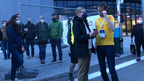 FOTO a VIDEO Bratislavčania prezrádzajú: Takto sa môžete dostať k vakcíne ešte dnes aj vy