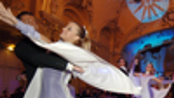 Ples v Inchebe prekazila nahlásená bomba