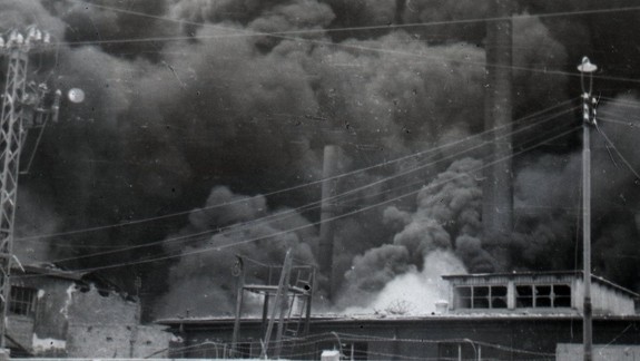 Unikátne FOTO a VIDEO: Ako horela Apolka a ako spustošená Bratislava vyzerá dnes