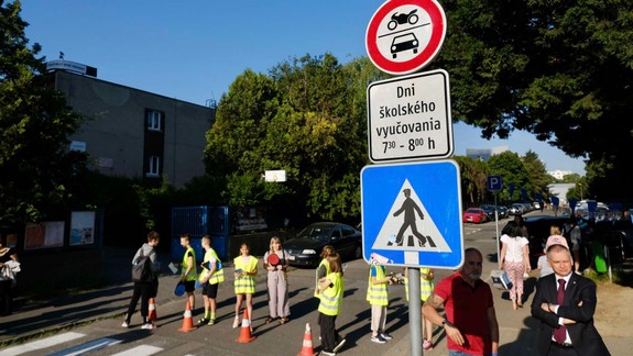 Autom tam už neprídete: Pred ZŠ Tbiliská a Plickova sa od septembra zmení dopravný režim
